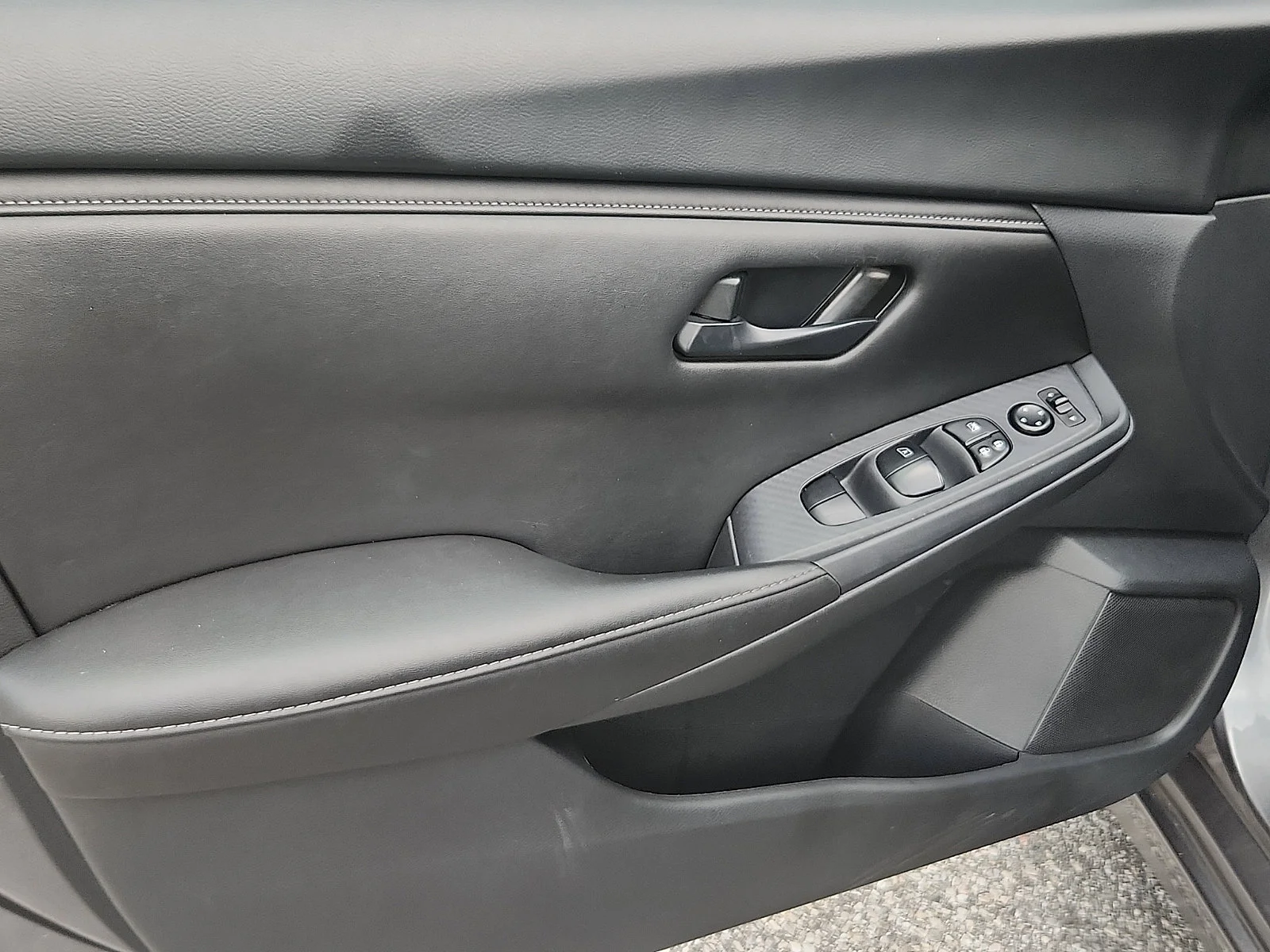 Used 2024 Gray Nissan S image 12