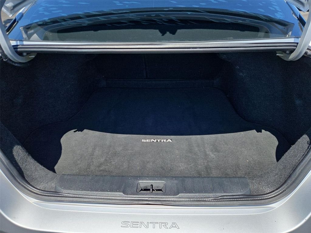 2022 Nissan Sentra SV - Photo 17