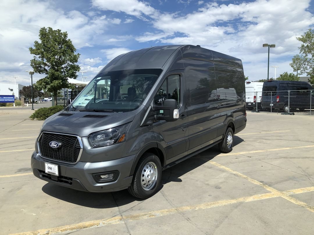 New 2027 Carbonized Gray Metallic Ford  image 4
