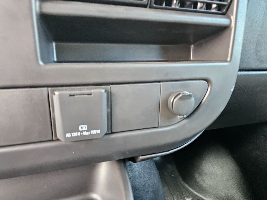 2025 GMC Savana Cargo Work Van - Photo 37