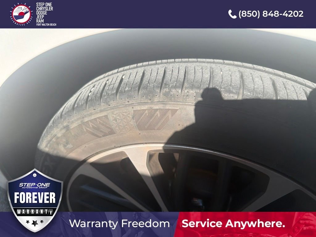 Used 2018 White Toyota SE image 5