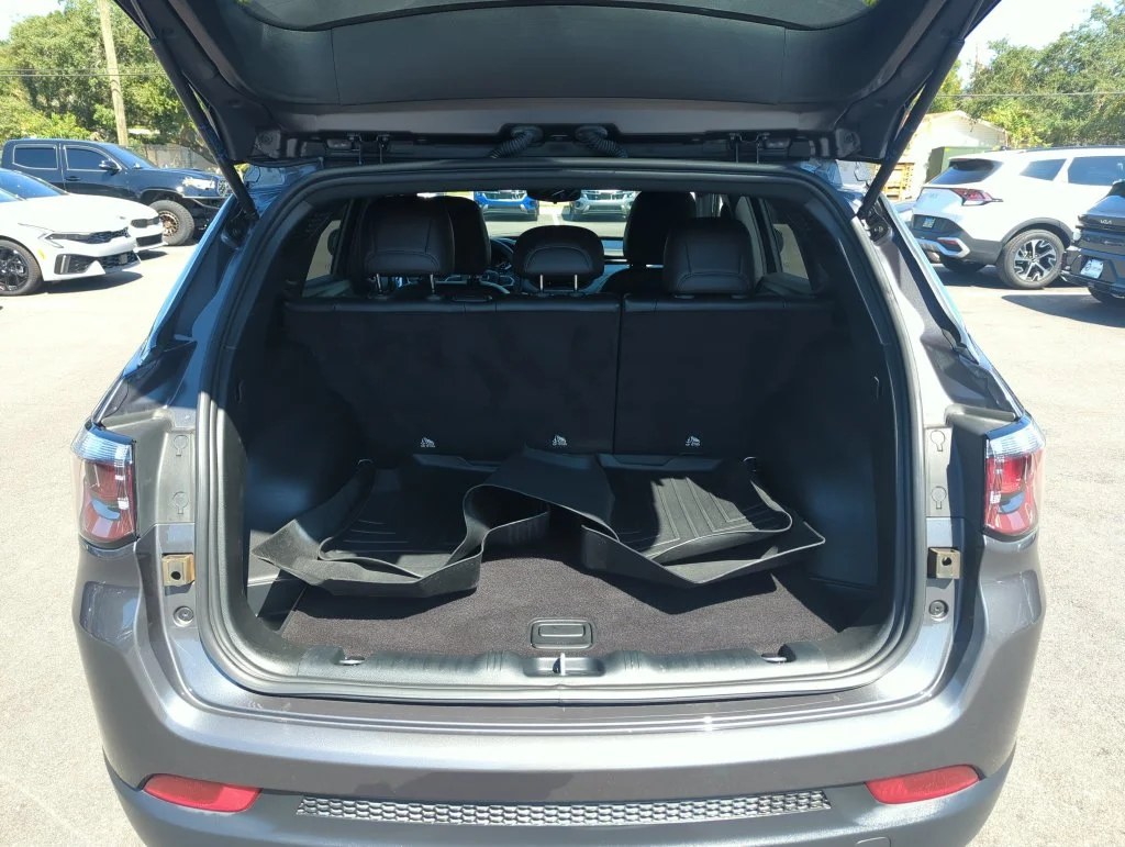 Used 2024 Gray Jeep Latitude image 29