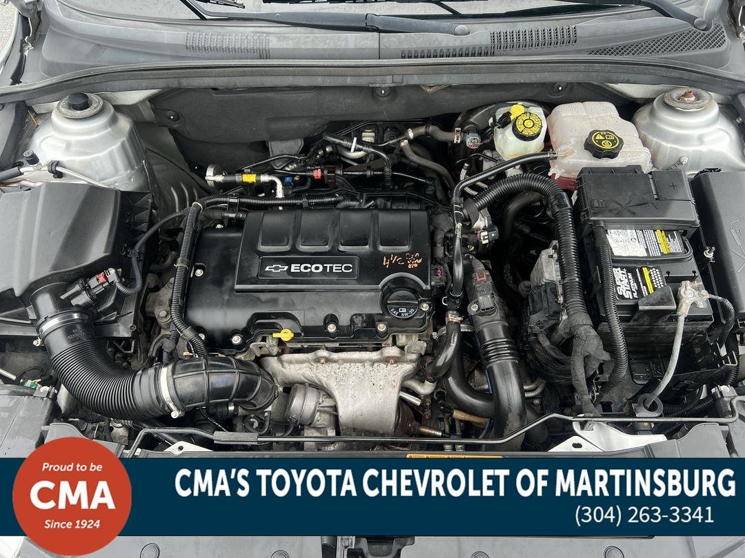 Used 2014 Silver Ice Metallic Chevrolet 2LT image 12