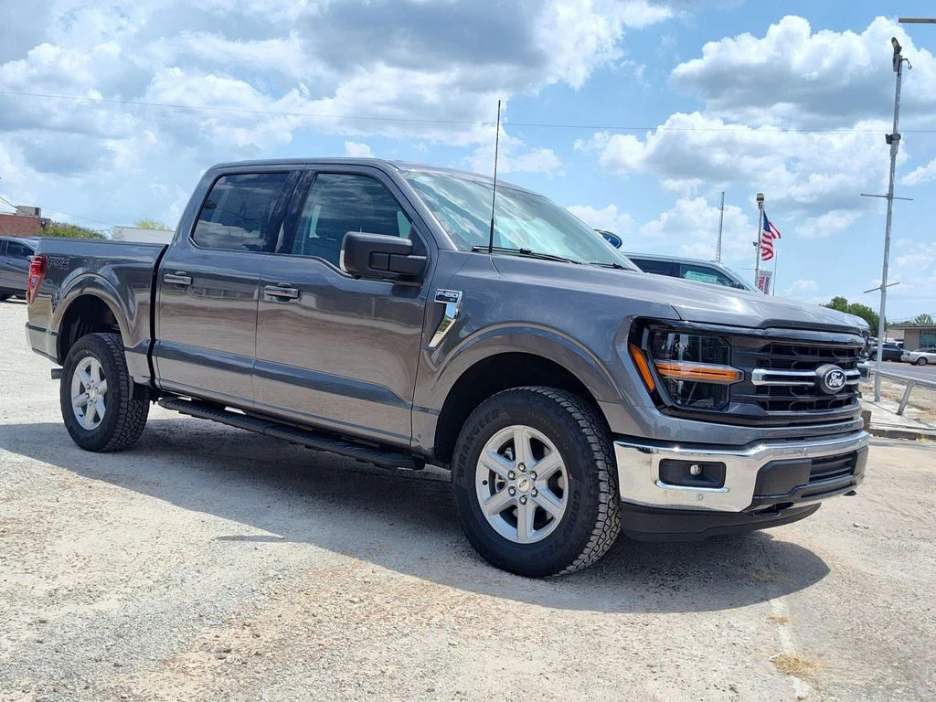 New 2026 Carbonized Gray Metallic Ford XLT image 5