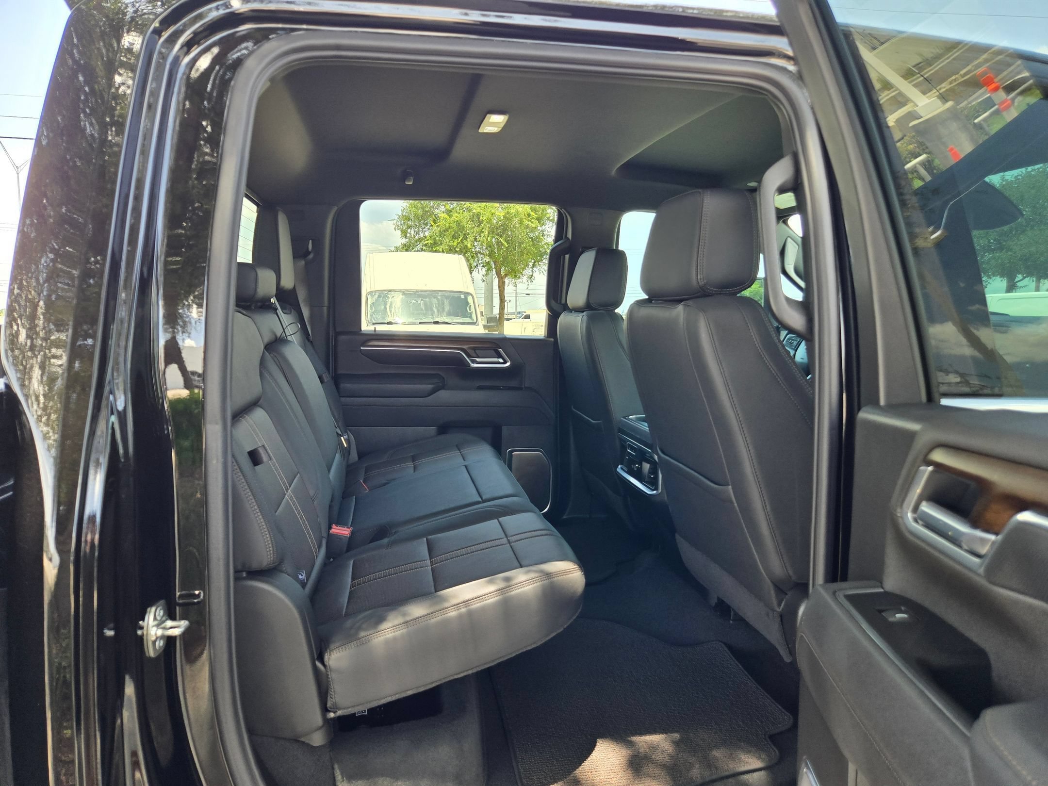 2025 Chevrolet Silverado 2500HD High Country - Photo 23
