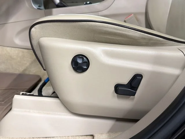 Used 2017 Black Jeep Overland image 17