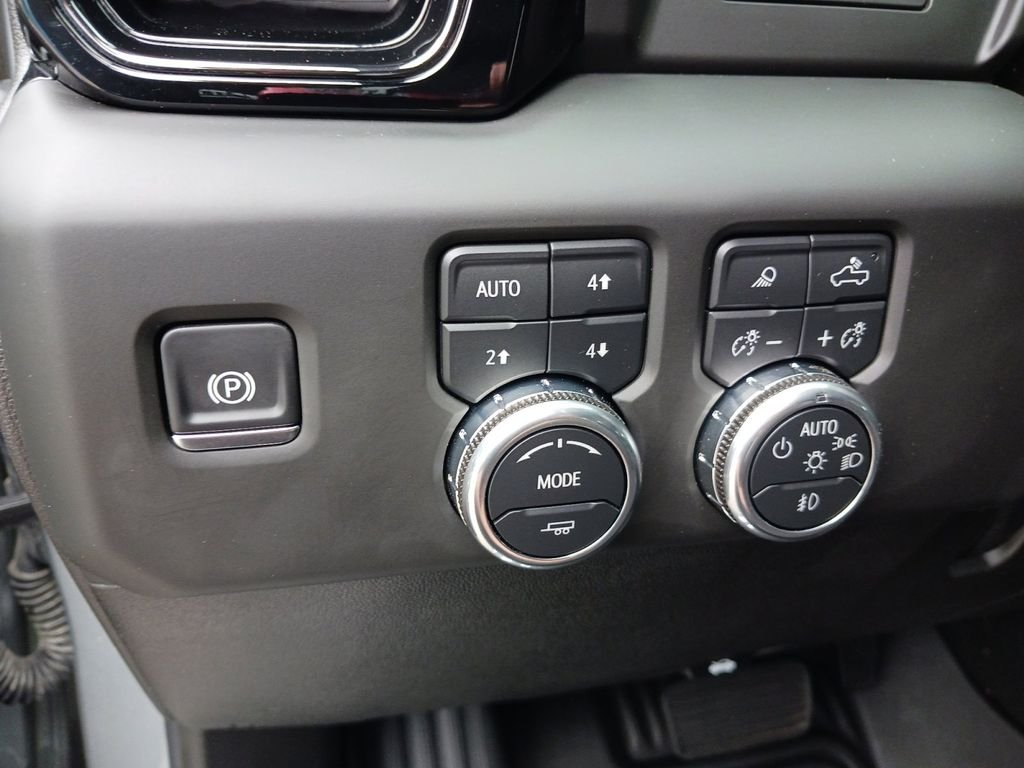 Used 2025 Silver GMC AT4 image 37