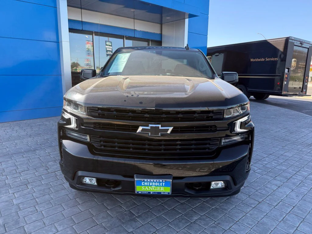 Used 2021 BLACK Chevrolet RST image 3