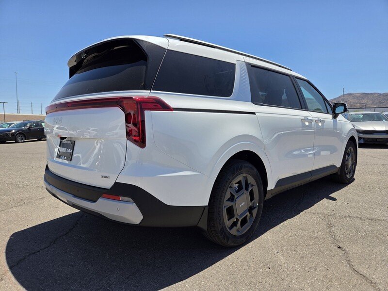 New 2026 Snow White Pearl Kia EX image 3
