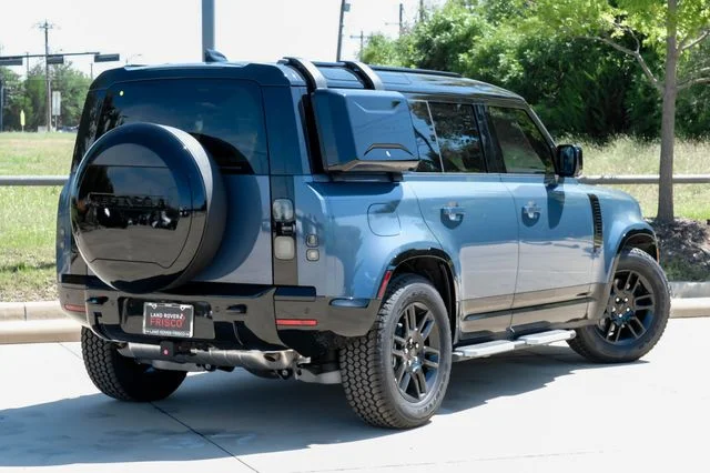New 2026 Tasman Blue Land Rover X-Dynamic SE image 11