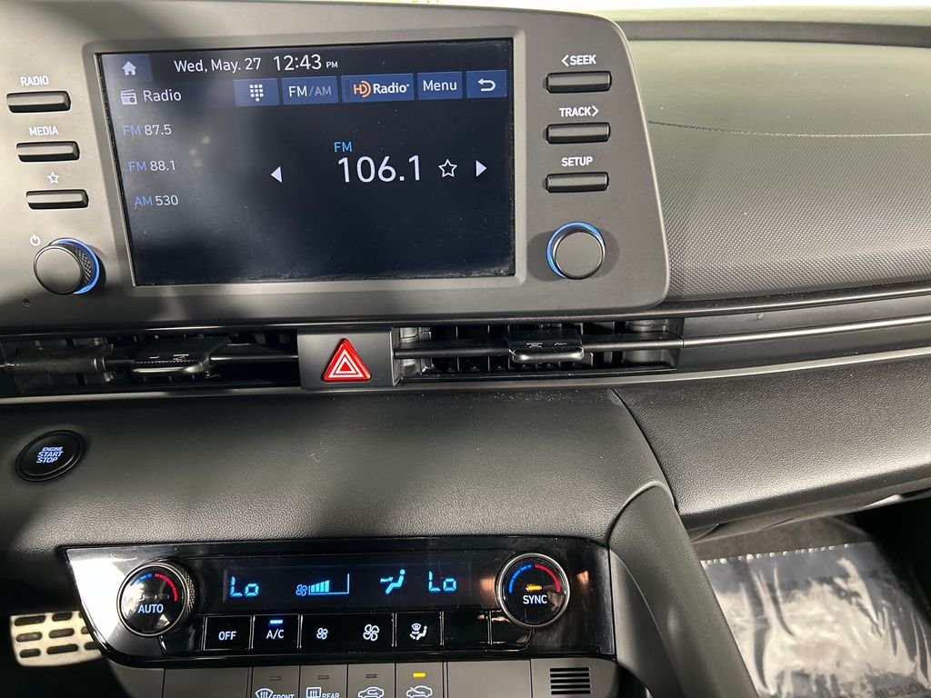 Used 2025 Blue Hyundai SEL Sport image 15