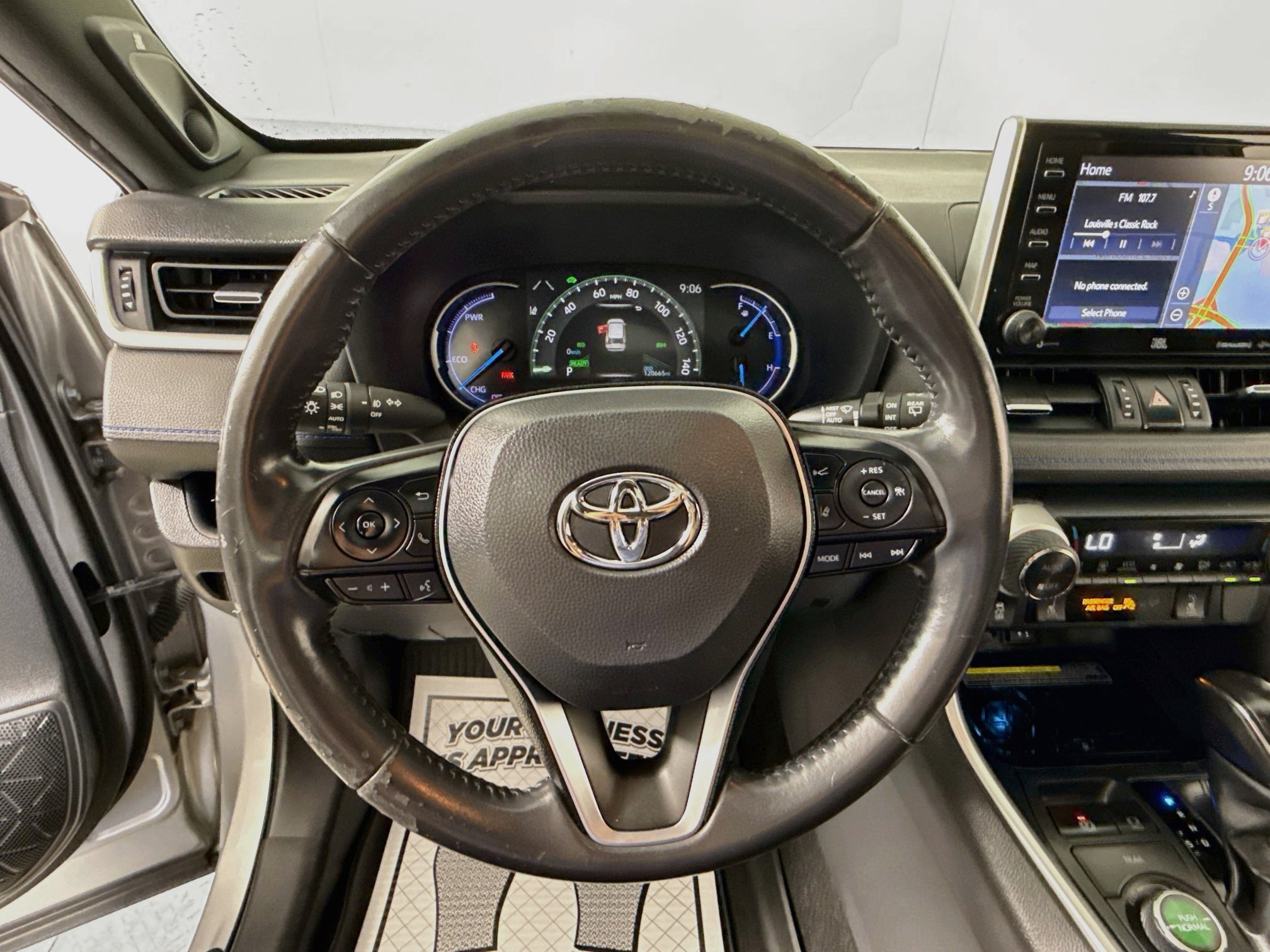 Used 2019 Silver Sky Metallic w/Black Roof Toyota Hybrid XSE image 11