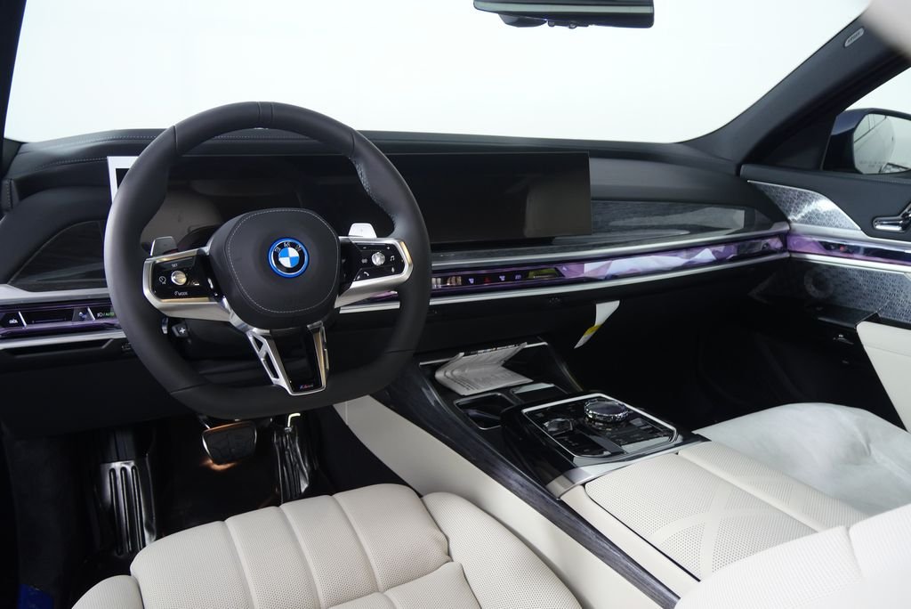 2026 BMW 7 Series 750e - Photo 19