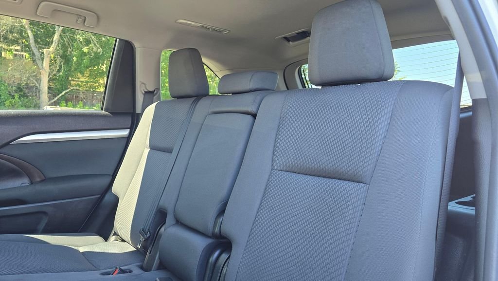Used 2019 Blizzard Pearl Toyota LE image 17
