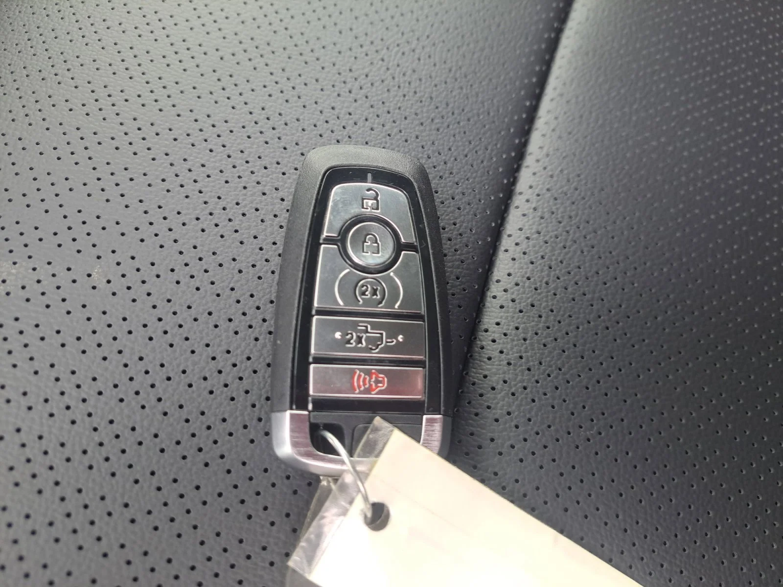 New 2026 Agate Black Metallic Ford LARIAT image 31