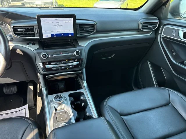 Used 2020 Black Ford XLT image 13