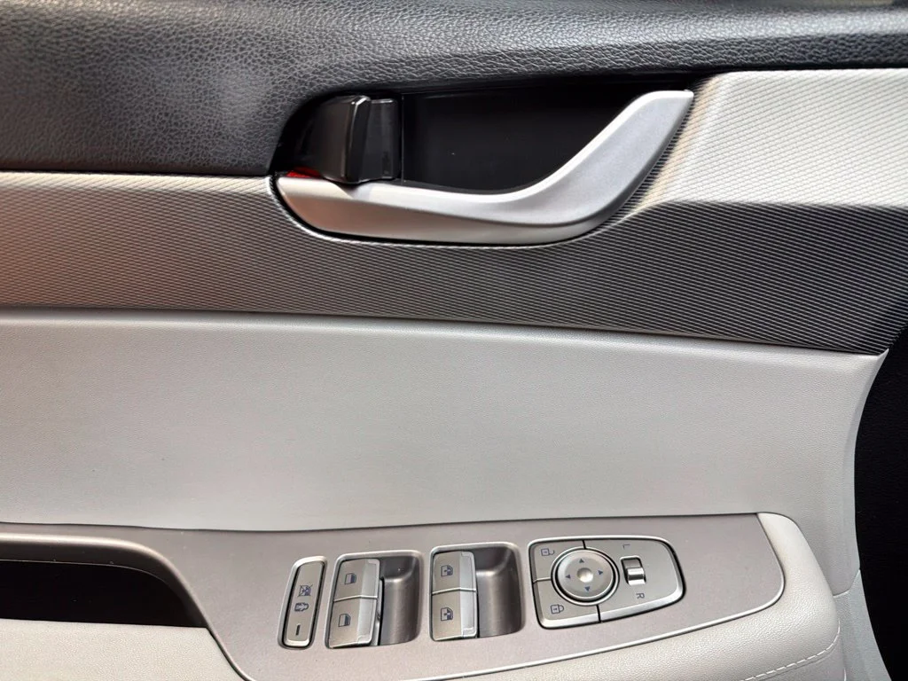 Used 2021 Typhoon Silver Hyundai SEL image 23