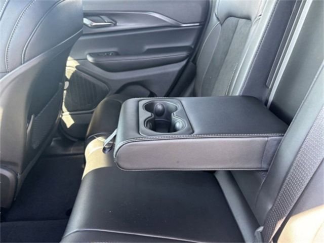 New 2025 Bright White Clear-Coat Exterior Paint Jeep Laredo image 20