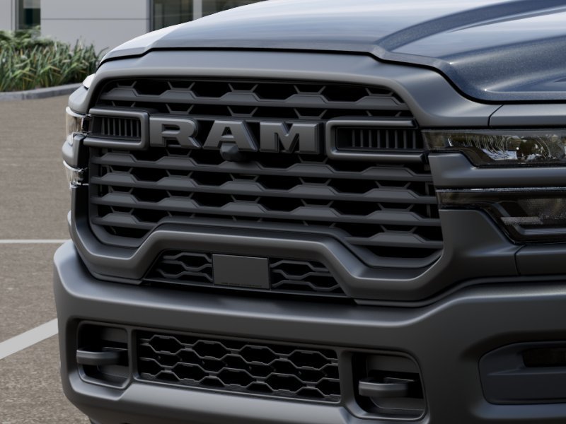 New 2026 Diamond Black Crystal Pearl-Coat Exterior Paint RAM Tradesman image 11