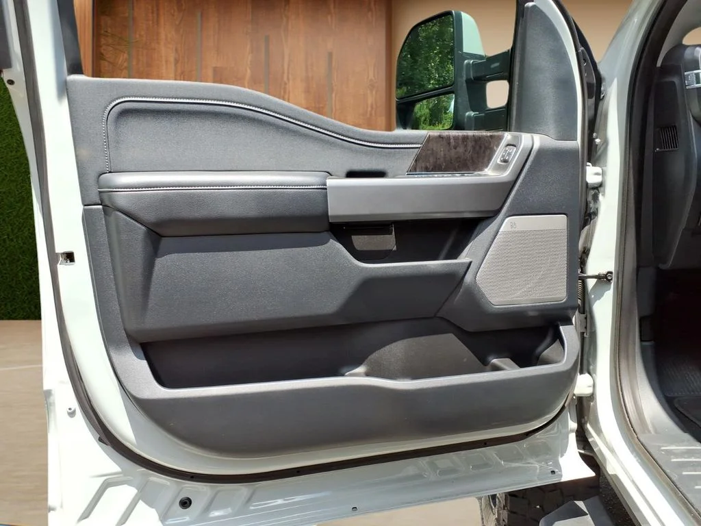 Used 2025 White Ford Lariat image 20