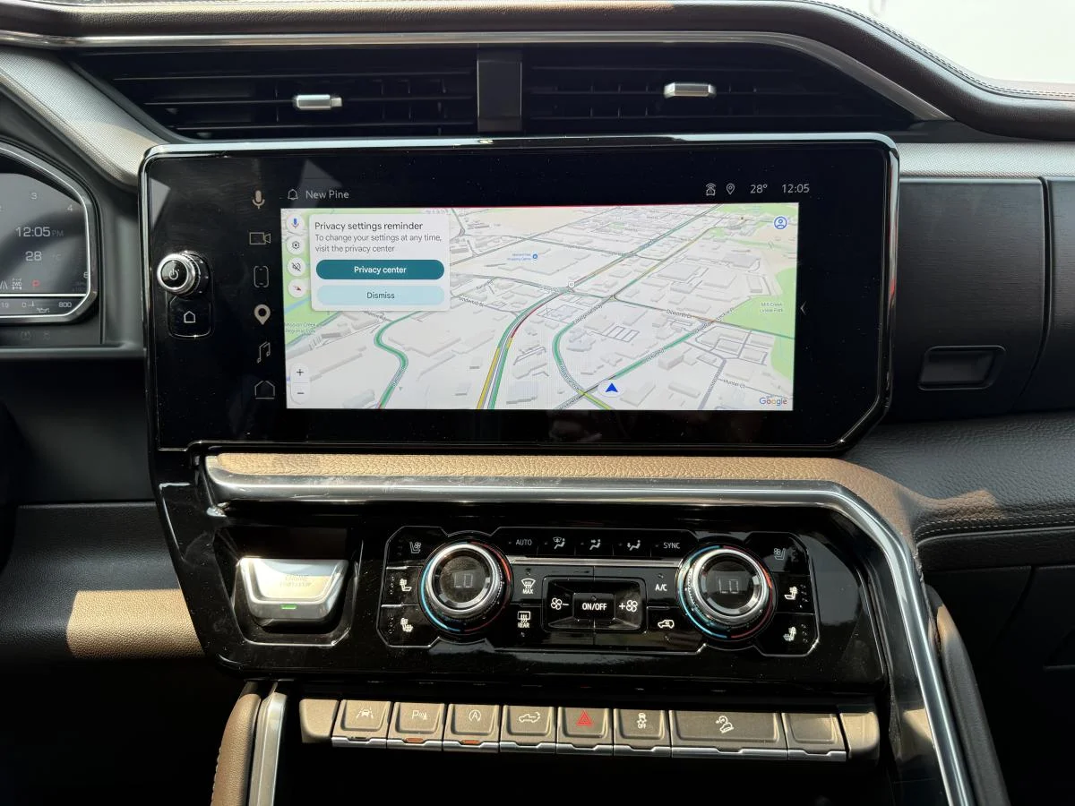 Used 2025 Silver GMC Denali image 23