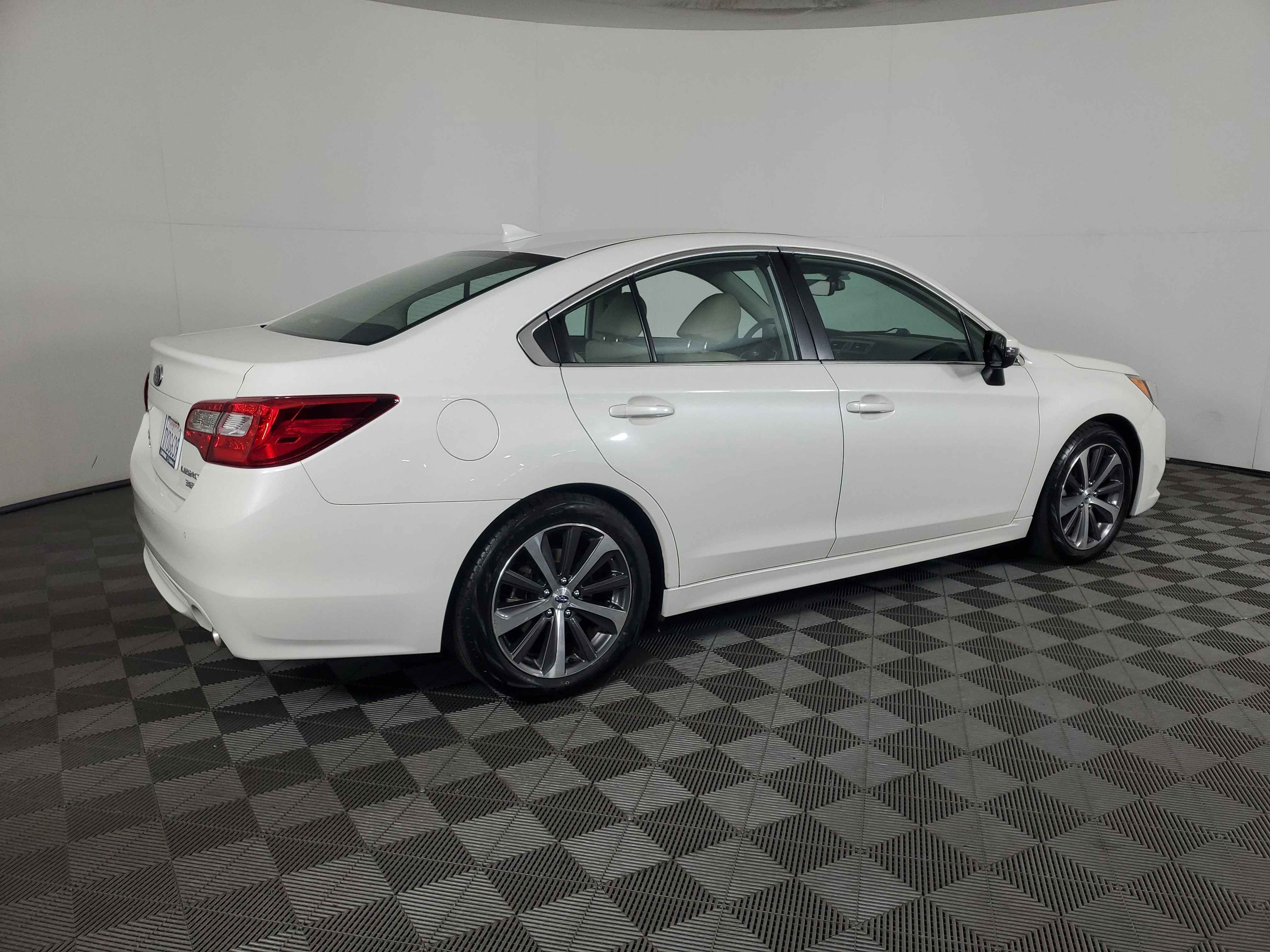 Used 2017 Crystal White Pearl Subaru Limited image 4