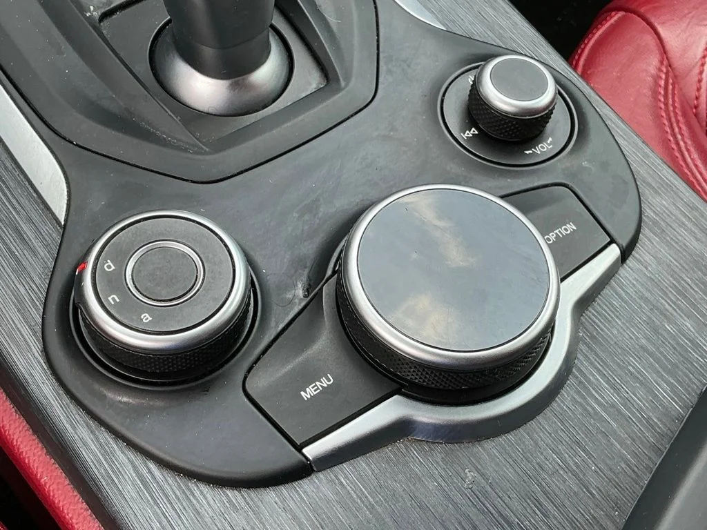 Used 2019 White Alfa Romeo Base image 41