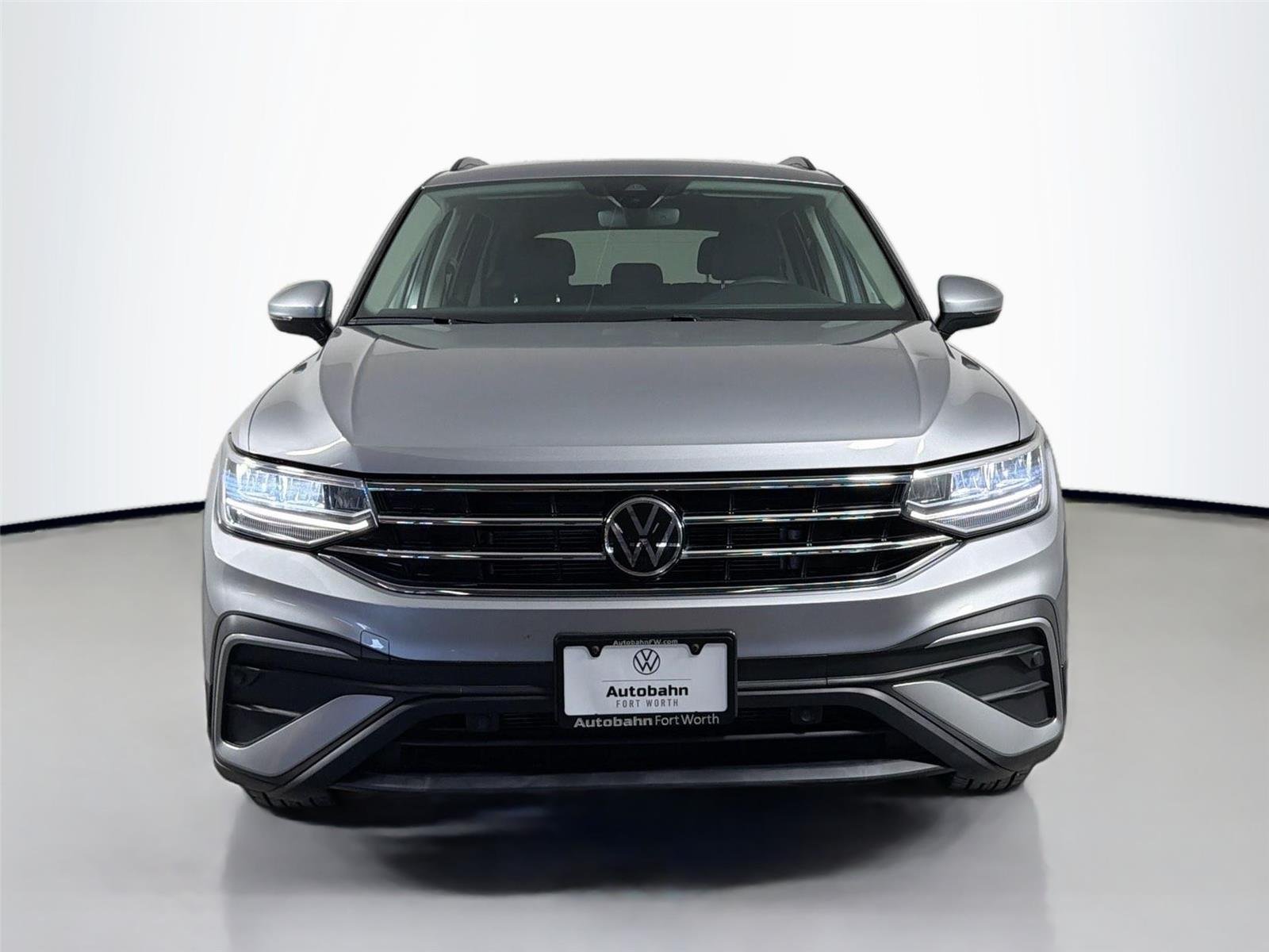 Used 2022  Volkswagen S image 3