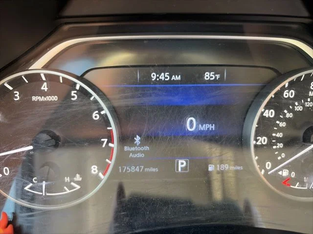 Used 2019 White Nissan S image 8