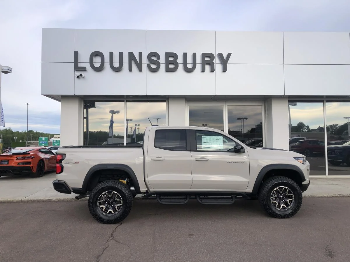 New 2026 White Chevrolet 4wd Crew Cab Zr2 image 2