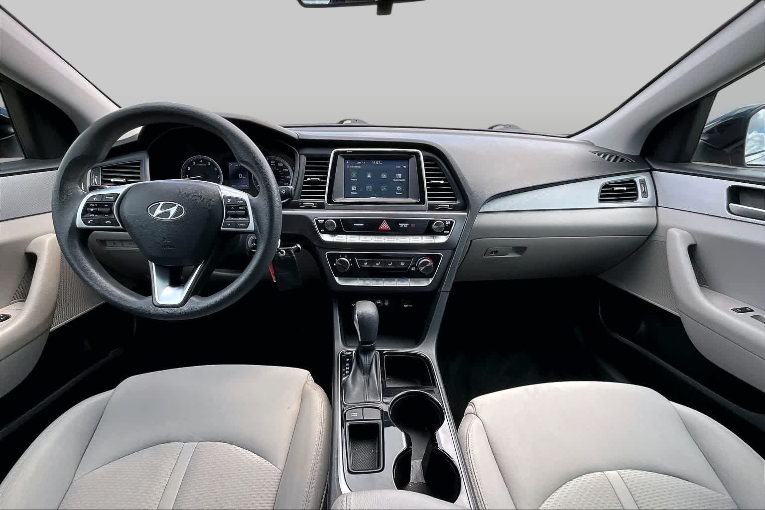 Used 2019 Phantom Black Hyundai SE image 14
