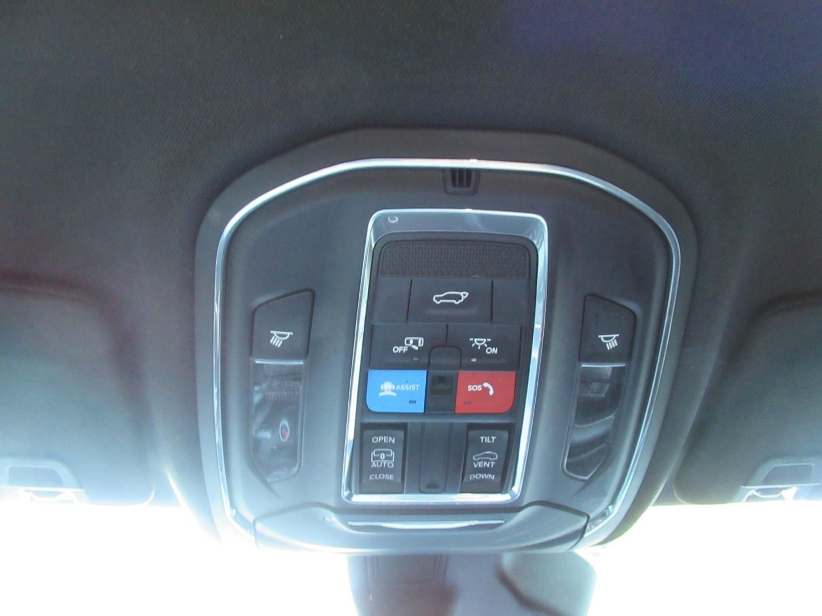 Used 2023 Black Jeep Altitude X image 26