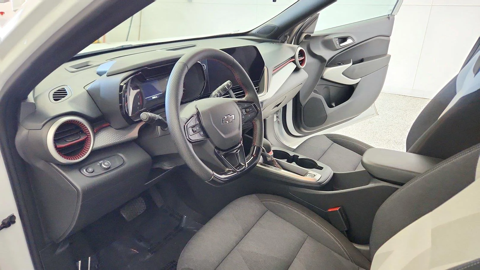 Used 2024 Summit White Chevrolet 1RS image 14