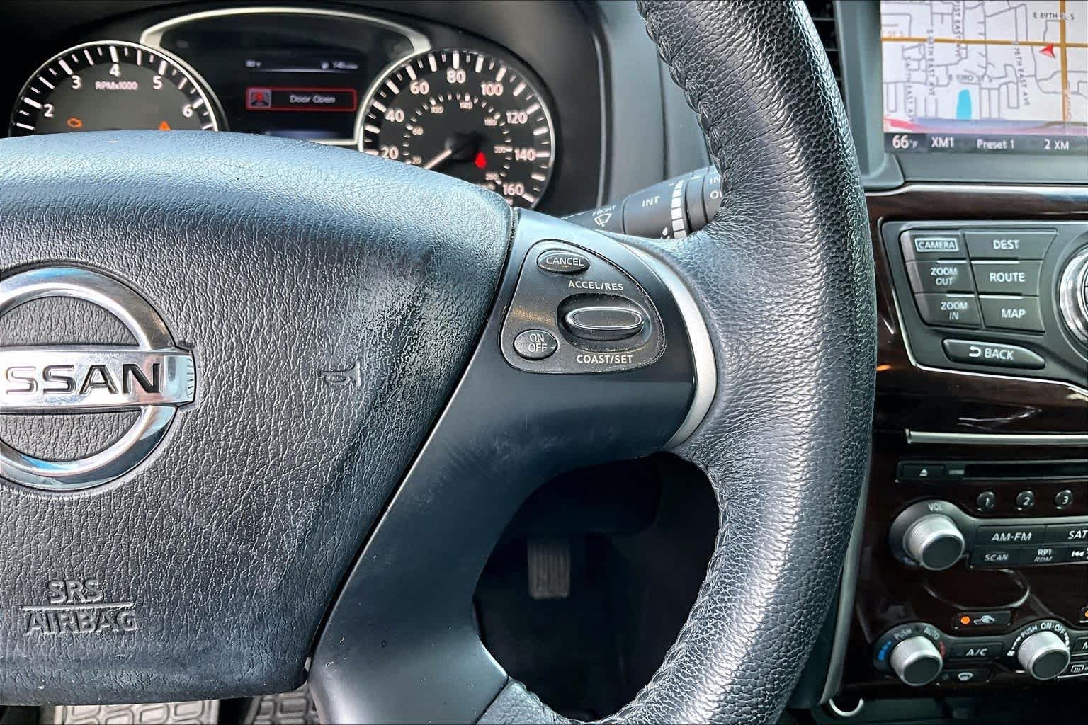 Used 2015 Cayenne Red Nissan SL image 24