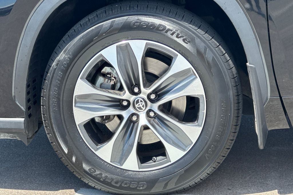 Used 2023 Black Toyota XLE image 35