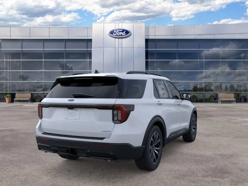 New 2026 Space White Metallic Ford ST-Line image 31