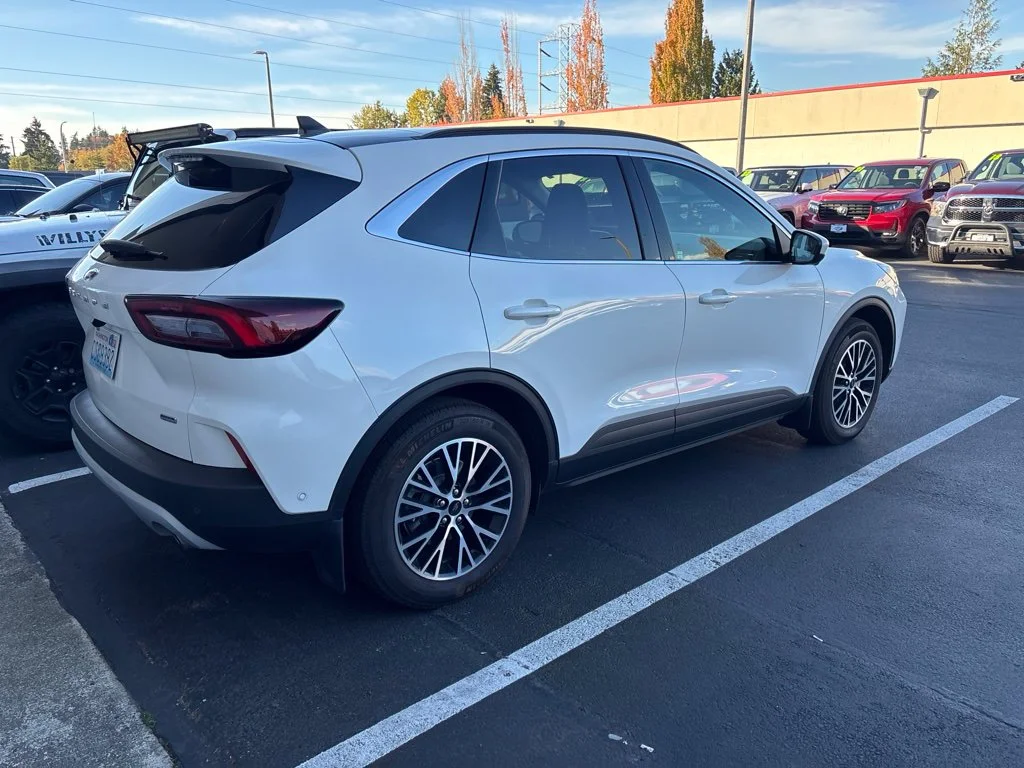 Used 2023 White Ford Base image 3