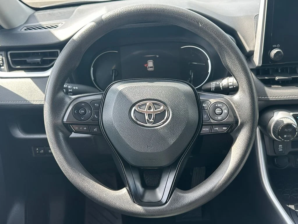 Used 2025 Silver Toyota XLE image 19