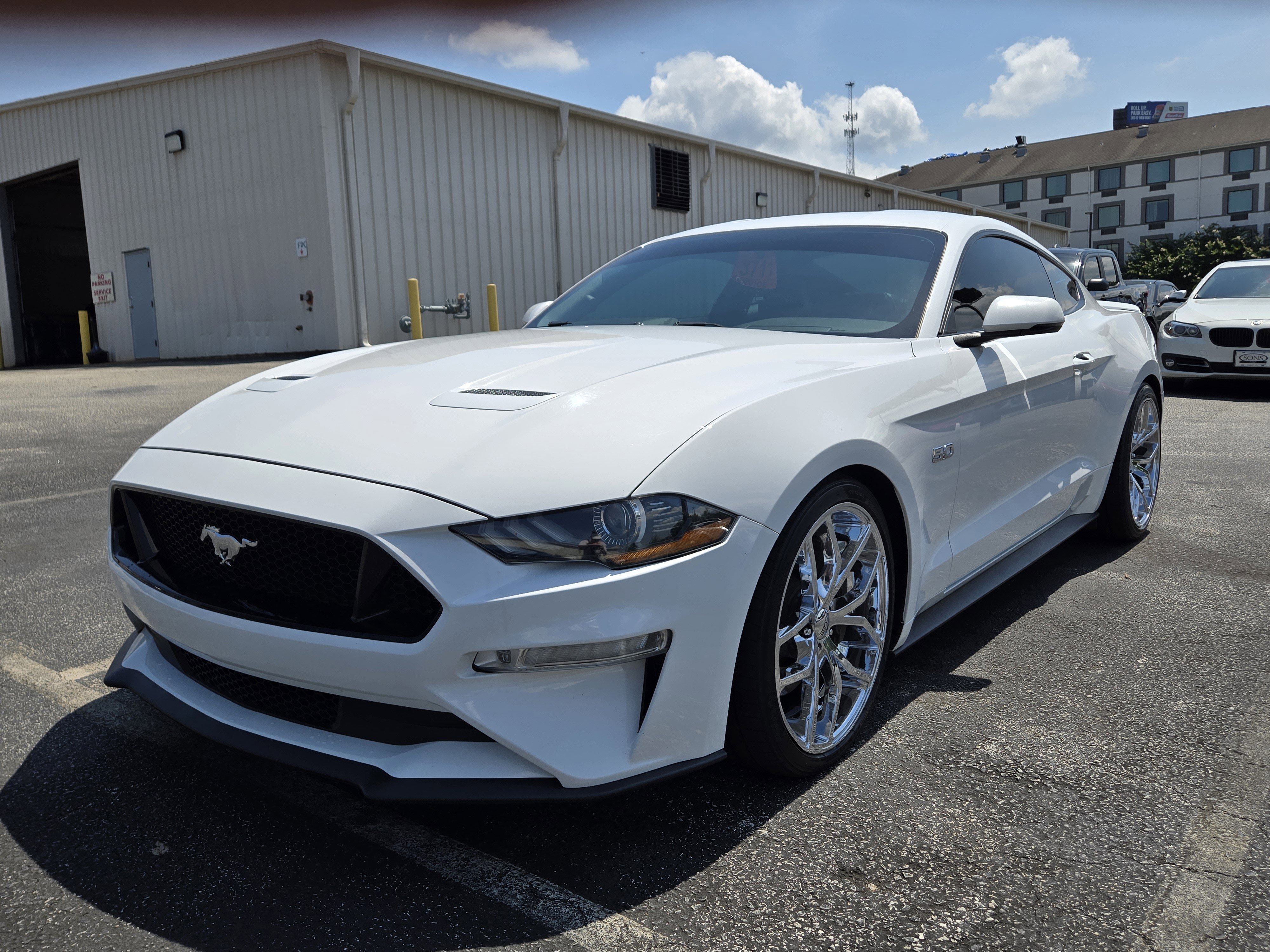 Used 2020 Oxford White Ford GT Premium image 1