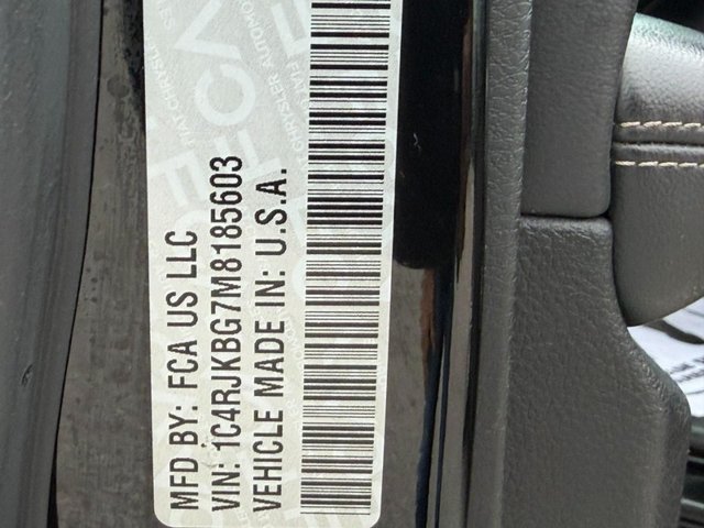 Used 2021 Black Jeep Limited 4x4 image 28