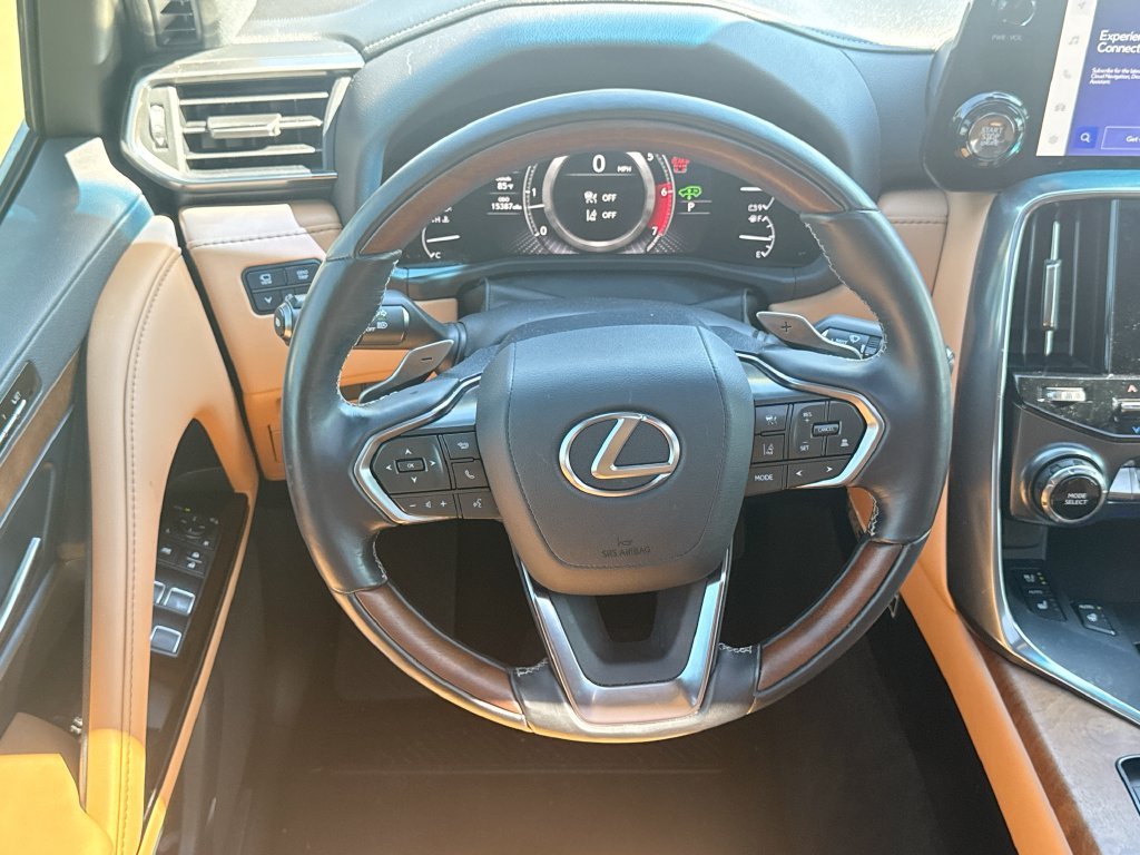 Used 2023 White Lexus 600 Luxury image 23