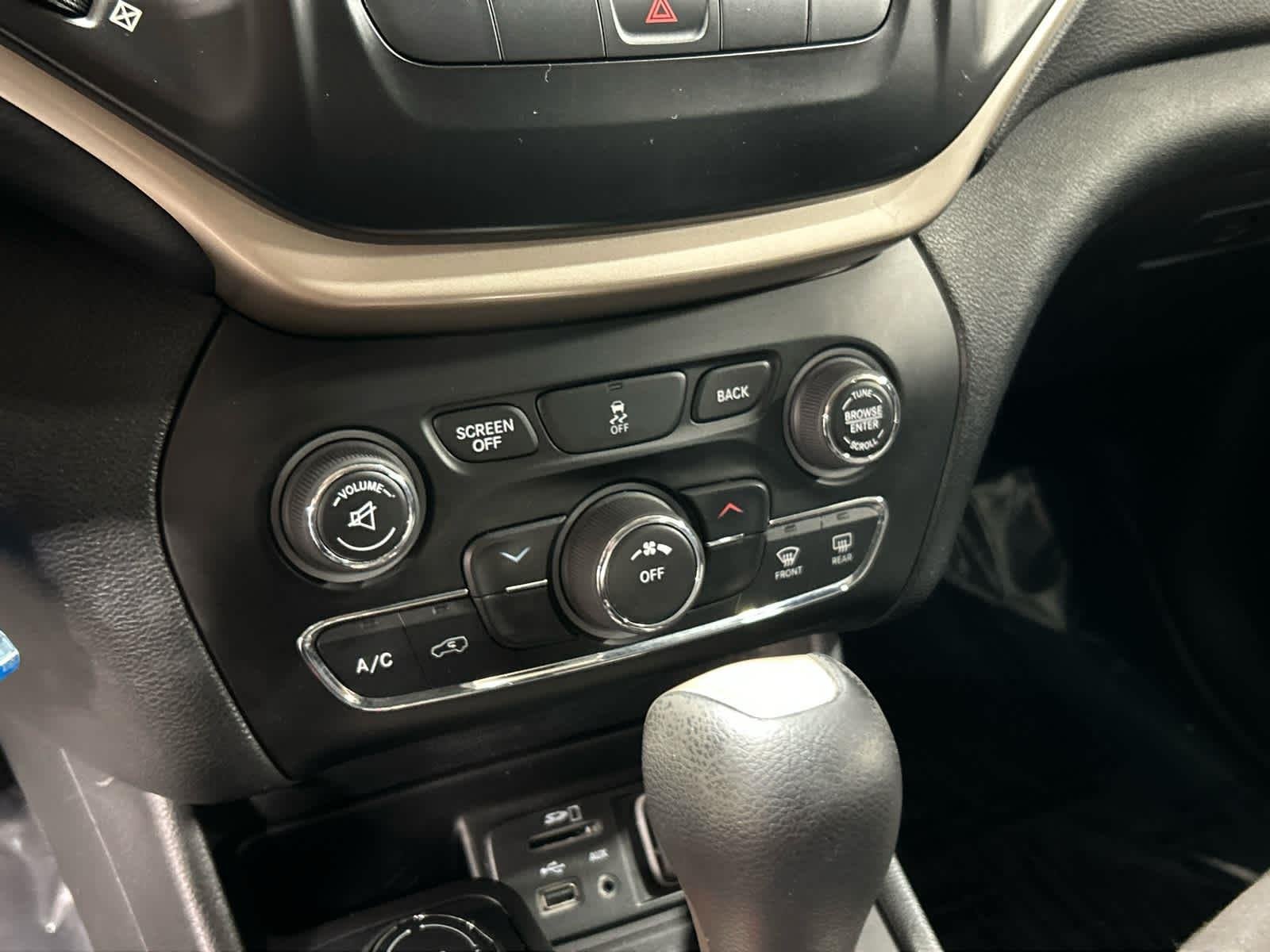 2014 Jeep Cherokee Latitude - Photo 31