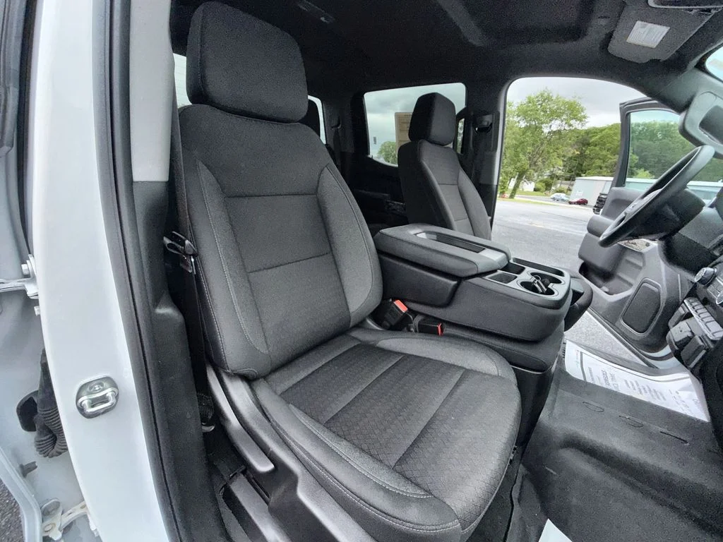 Used 2025 White Chevrolet Custom Trail Boss image 33