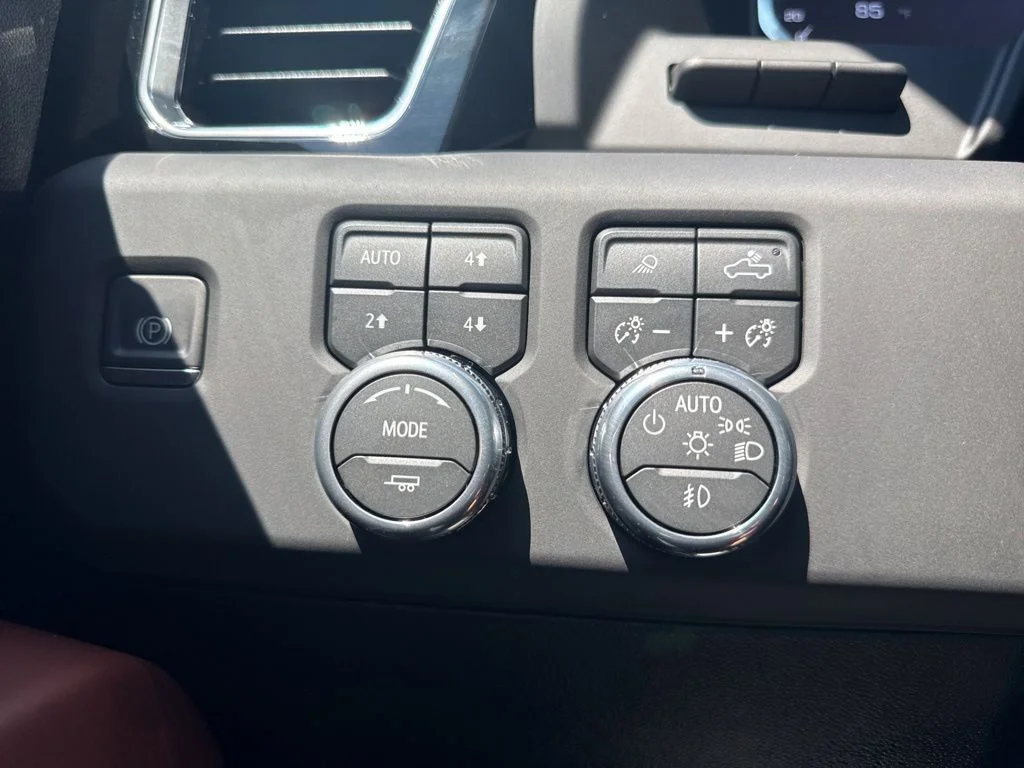 Used 2026 White GMC Denali Ultimate image 27