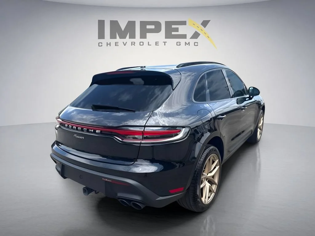 Used 2023  Porsche  image 5