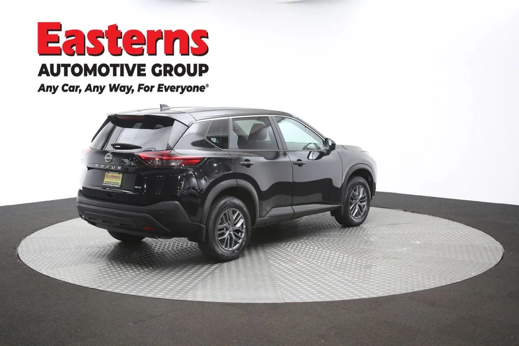 Used 2023 Black Nissan S image 39