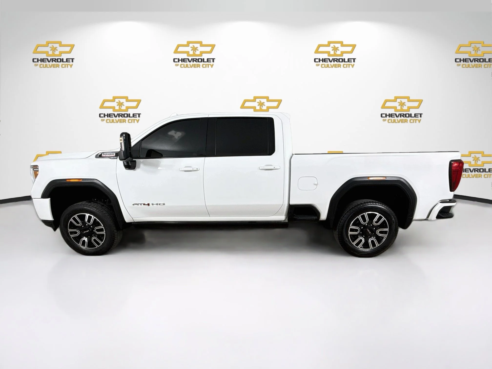 Used 2023 SUMMIT WHITE GMC AT4 image 5
