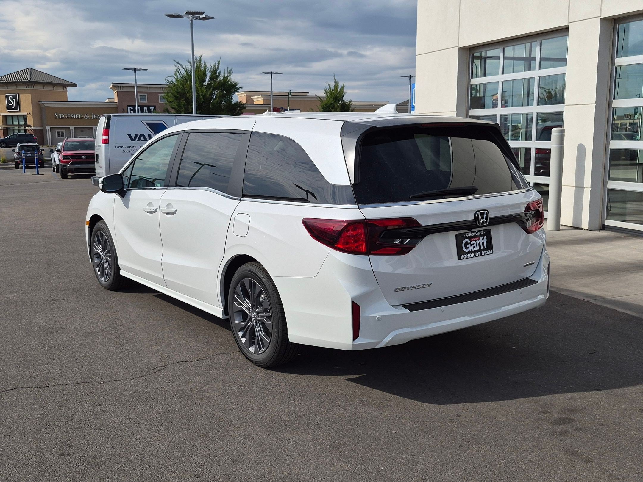 New 2026 Platinum White Pearl Honda Touring image 5