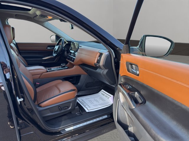 Used 2022 Super Black Nissan Platinum image 26