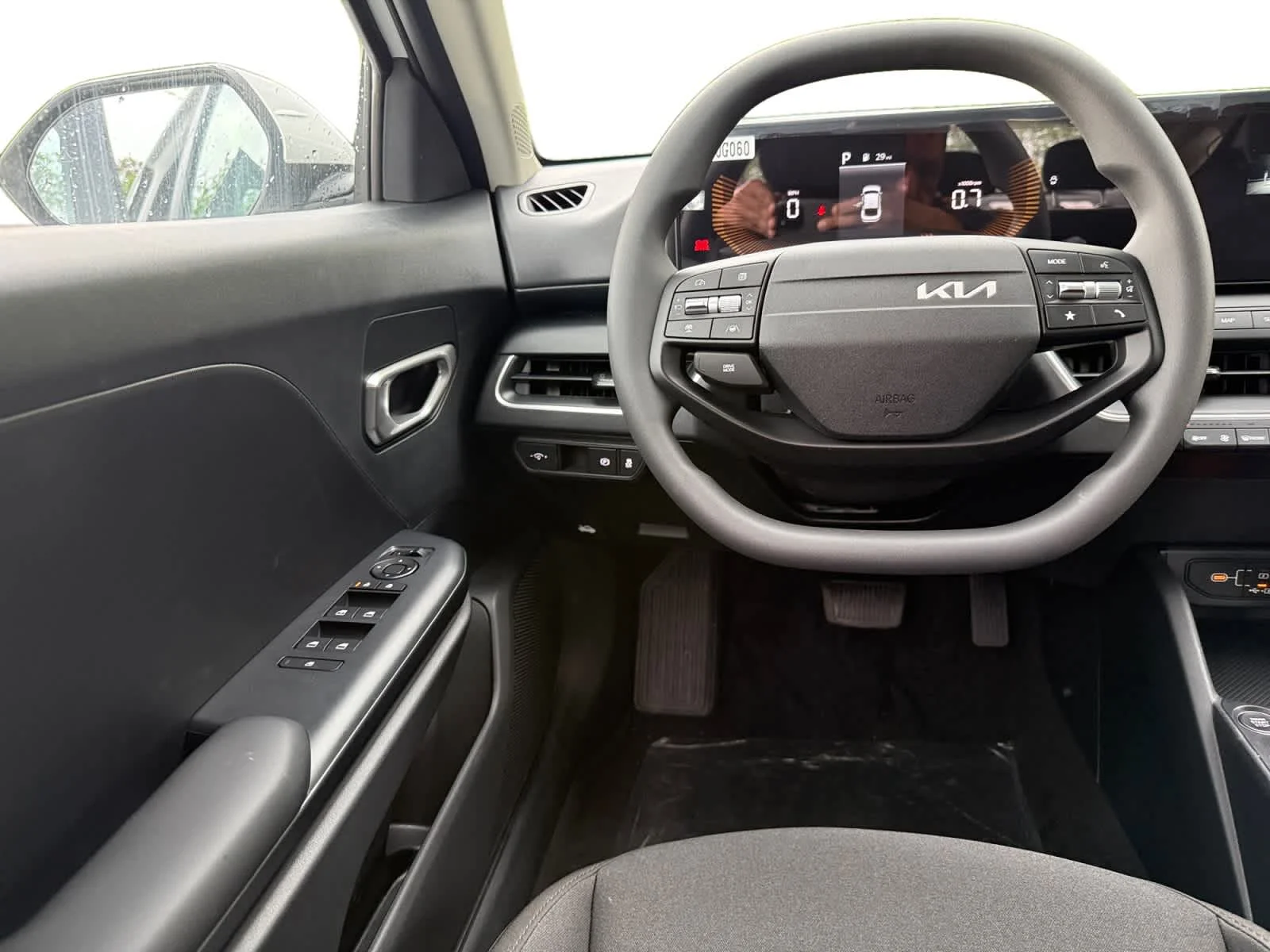 New 2026 Snow White Pearl Kia LXS image 21